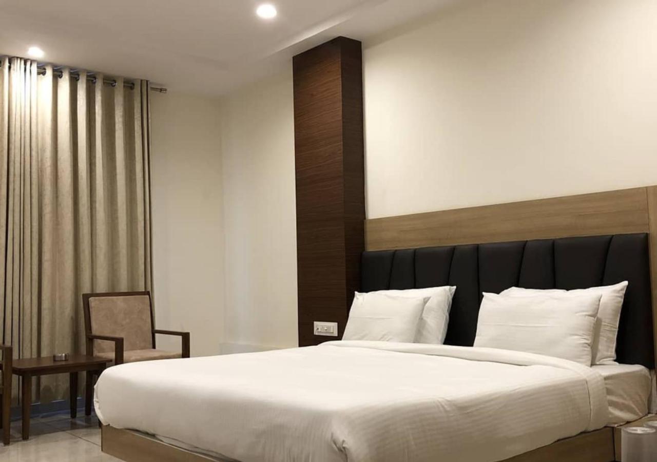 Hotel Aaradhya Udaipur Ngoại thất bức ảnh