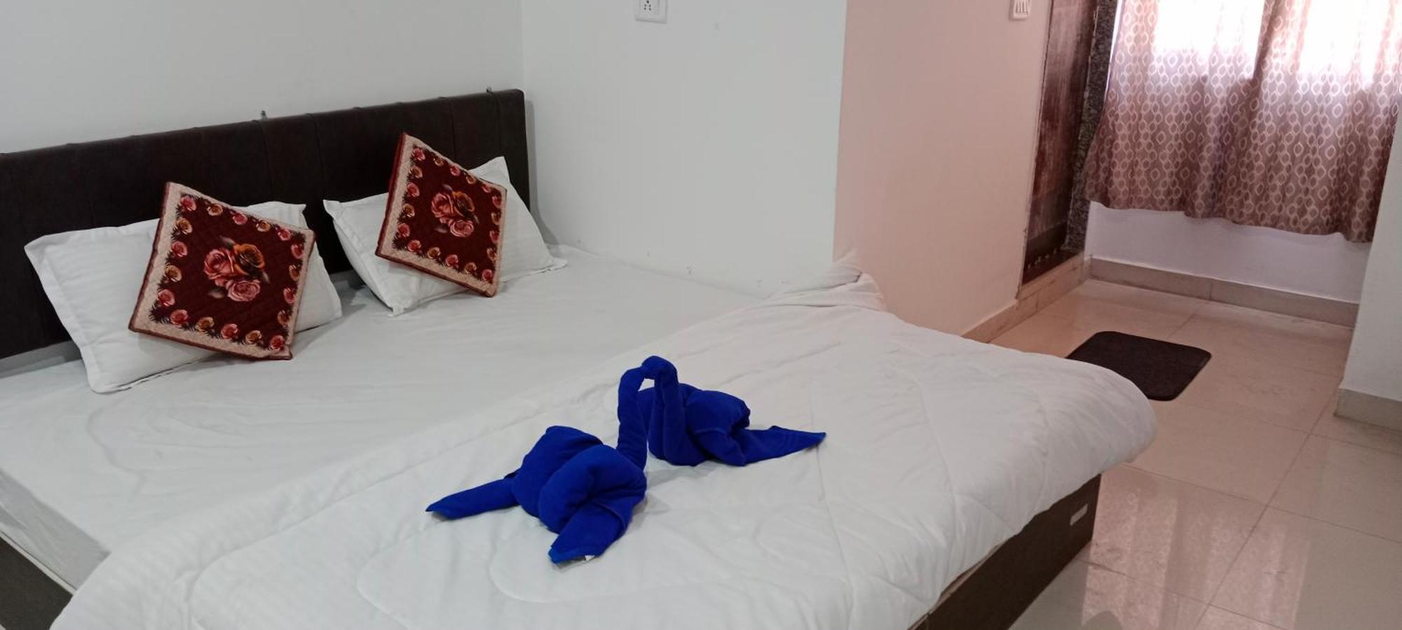 Hotel Aaradhya Udaipur Ngoại thất bức ảnh